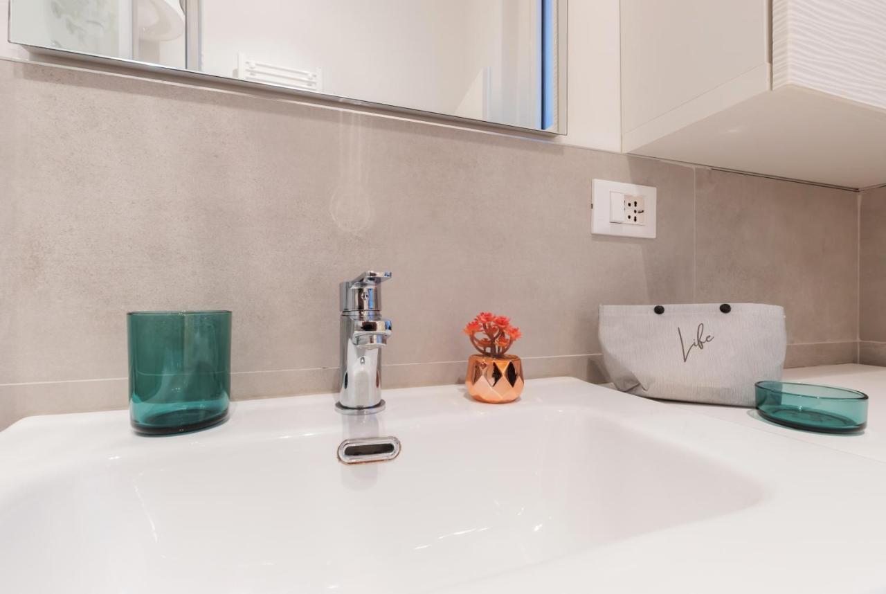 Nuovo Intimo Apt A 10Min Dal Duomo - Homeunity Milan Luaran gambar